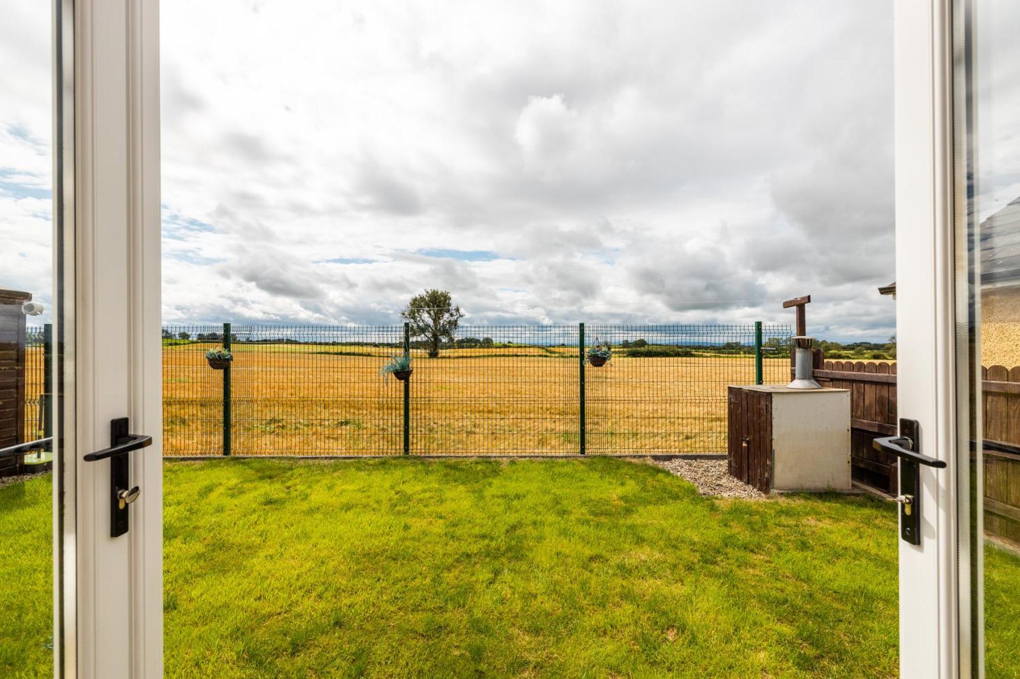 Armoy The Ferns-Ideal Base For Exploring The Causeway Coastヴィラ エクステリア 写真