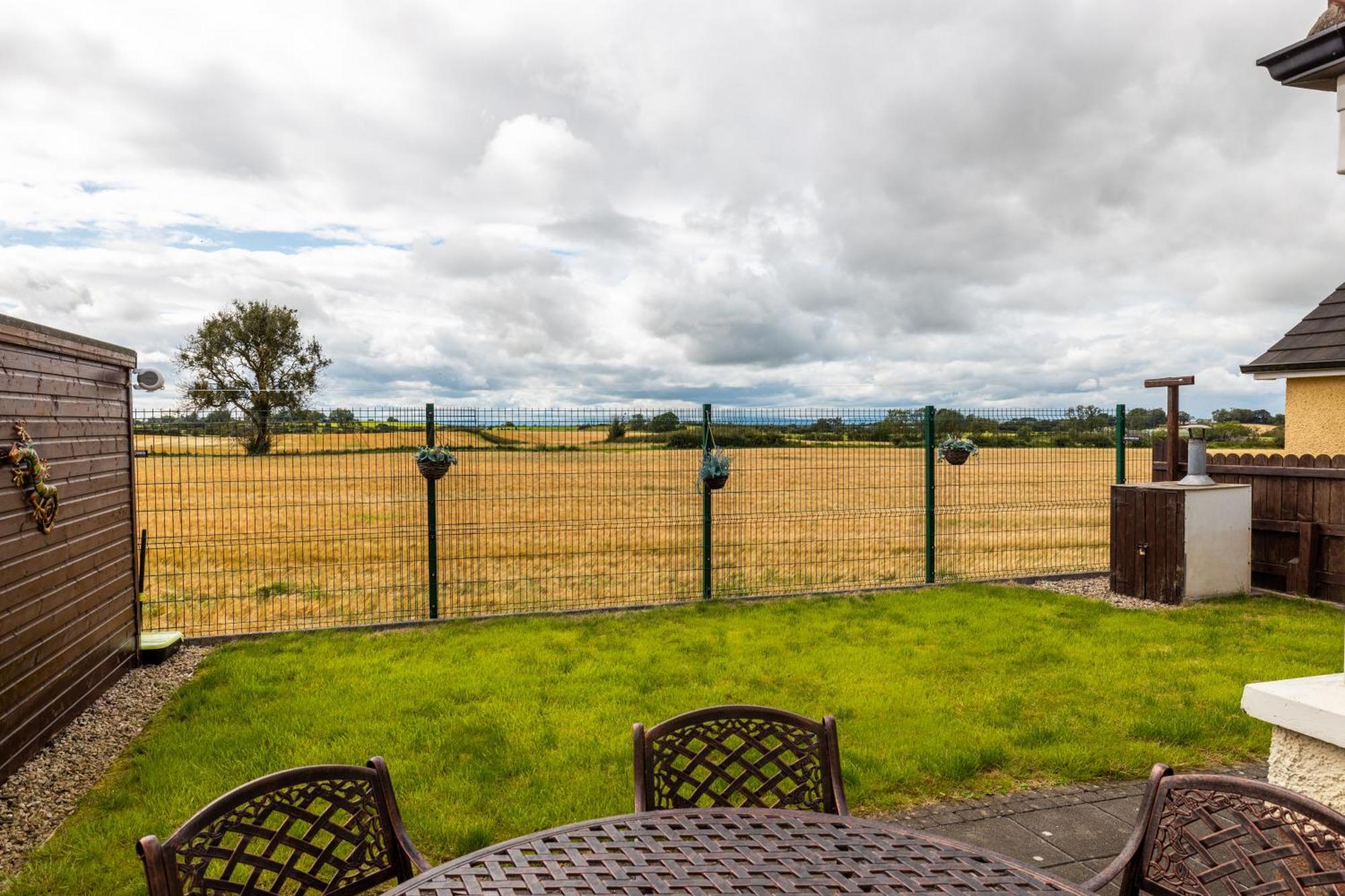 Armoy The Ferns-Ideal Base For Exploring The Causeway Coastヴィラ エクステリア 写真